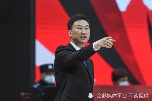 赛后，篮网球员丁威迪接受了记者采访。